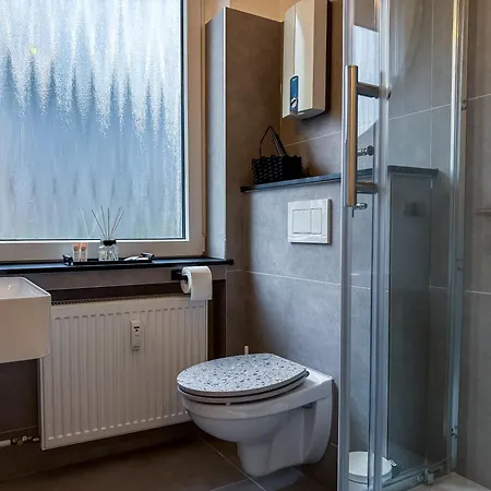Nooqa! 'exklusives Design - Parkplatz, Balkon, Nespresso - 6 Personen - 85qm Lägenhet *