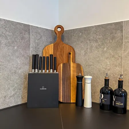 Nooqa! 'exklusives Design - Parkplatz, Balkon, Nespresso - 6 Personen - 85qm Duisburg