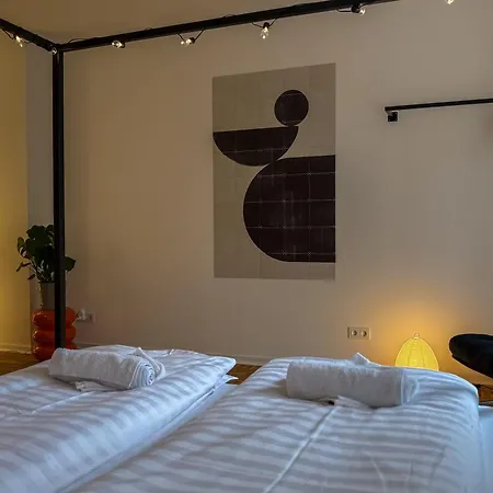 Nooqa! 'exklusives Design - Parkplatz, Balkon, Nespresso - 6 Personen - 85qm Apartment Duisburg