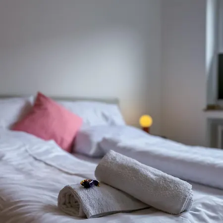 Nooqa! 'exklusives Design - Parkplatz, Balkon, Nespresso - 6 Personen - 85qm Lägenhet *