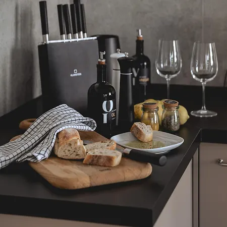 Nooqa - 'exklusives Design - Parkplatz, Balkon, Nespresso - 6 Personen - 85qm Lägenhet *