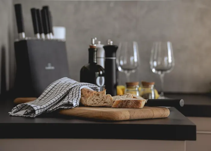 Nooqa - 'exklusives Design - Parkplatz, Balkon, Nespresso - 6 Personen - 85qm Appartement